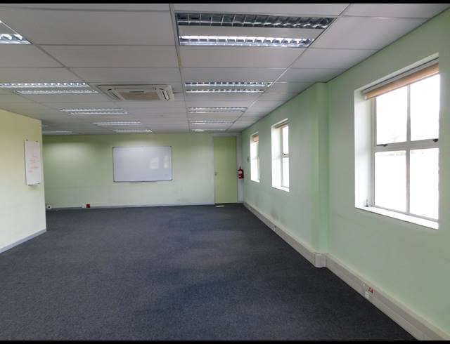 383M² OFFICE TO LET IN HYDE PARK